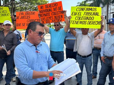 Trabajadores del Ingenio El Modelo protestan por reparto desigual de recursos sindicales.