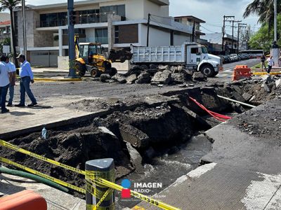 Alcaldesa Paty Lobeira anuncia cierre del bulevar Ávila Camacho por socavón
