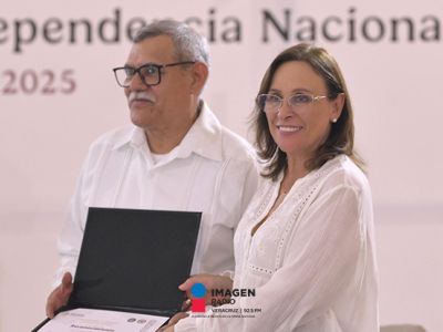  Gobernadora de Veracruz presenta libro Bicentenario de la Consolidación de la Independencia Nacional 1821-1825