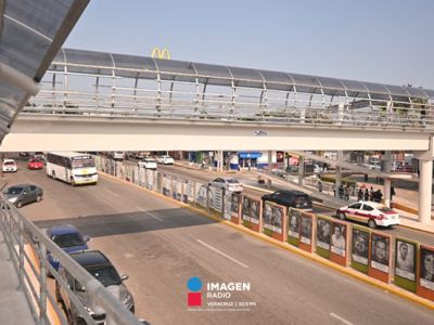 Alcaldesa Patricia Lobeira informa sobre conclusión del puente peatonal en avenida Cuauhtémoc