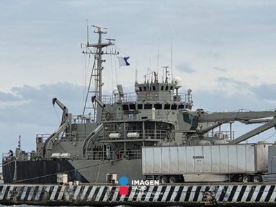 Dos buques de la Marina arriban al puerto de Veracruz; podrían llevar ayuda humanitaria a Cuba