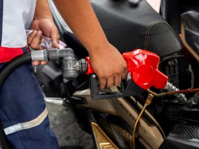 Precio del petróleo supera los 100 dólares por conflicto en Medio Oriente