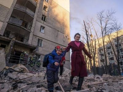 Rusia intensifica ataques contra Ucrania y golpea infraestructura en Kiev y Odesa